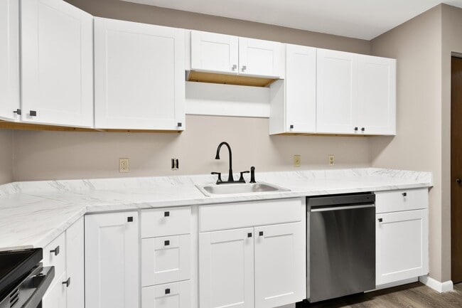 Photo - Modern 3-Bedroom Duplex in Holiday Hills, Traverse City