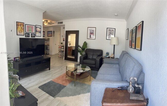 Building Photo - 95 Edgewater Dr Unit 104