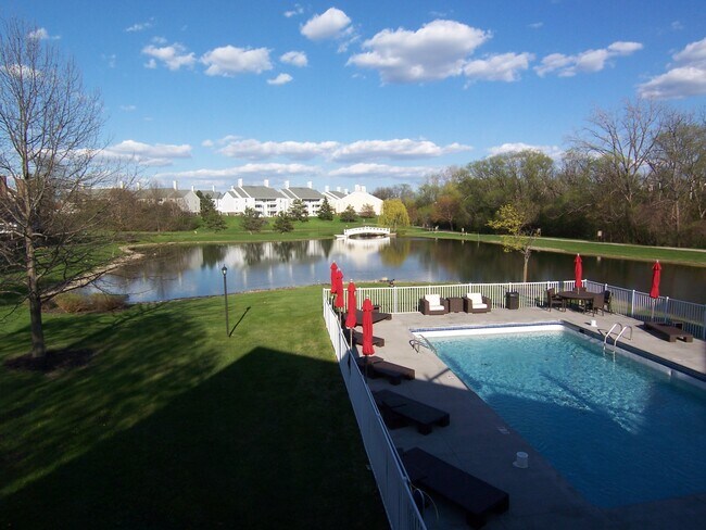 Building Photo - 109 Fieldcrest St Unit 301