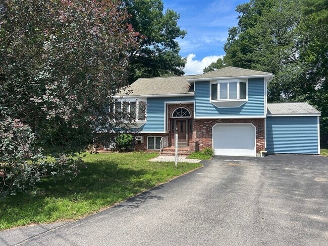 Building Photo - 20 Breeze Dr