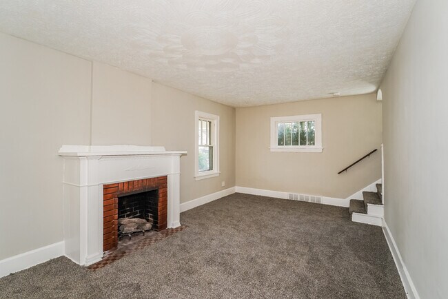 Photo - 1420 Oakwood Ave