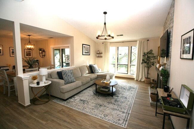 Photo - 7 Twin Oak Ct Unit 7