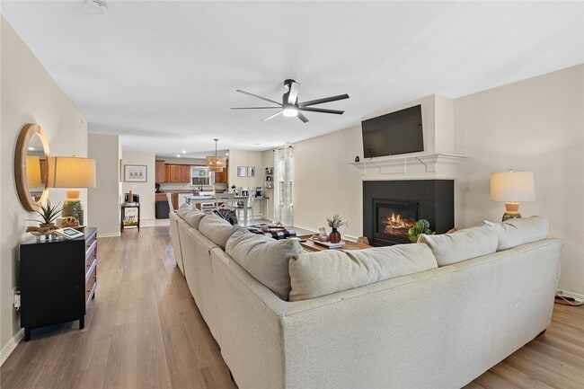 Photo - 4462 W Alberta St