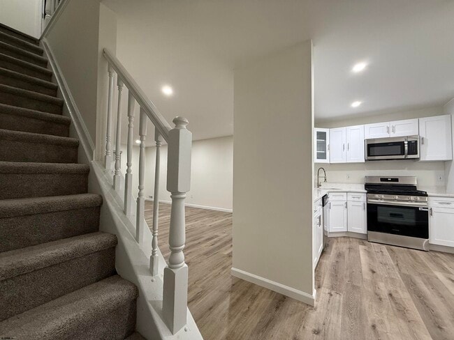 Photo - 9 Seneca Dr Unit 9