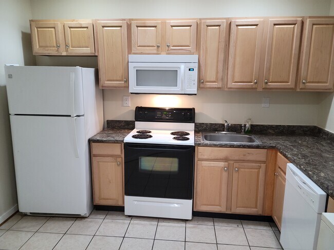 Photo - 23421 Dahlia Cir Unit Basement Apt