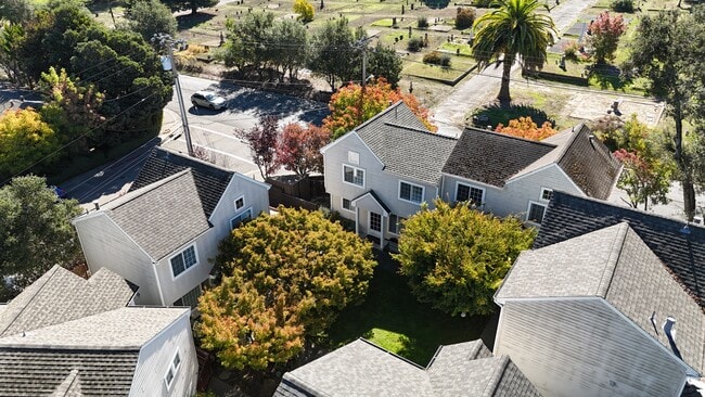 120 Golden Ridge Ave