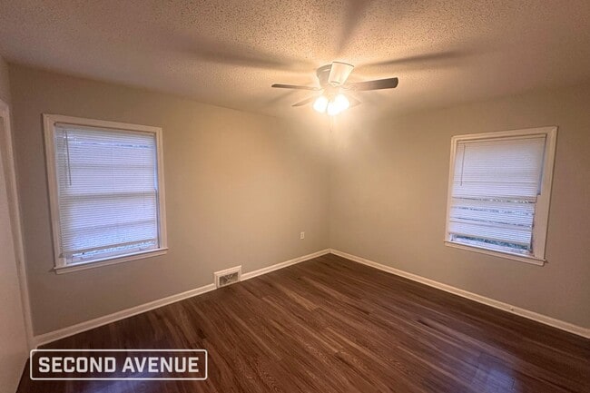 Photo - 1423 Whitney Ave