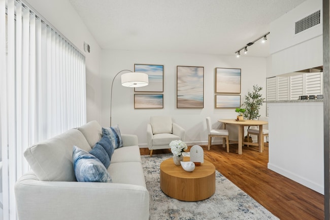 Photo - Waterford Point Apartments