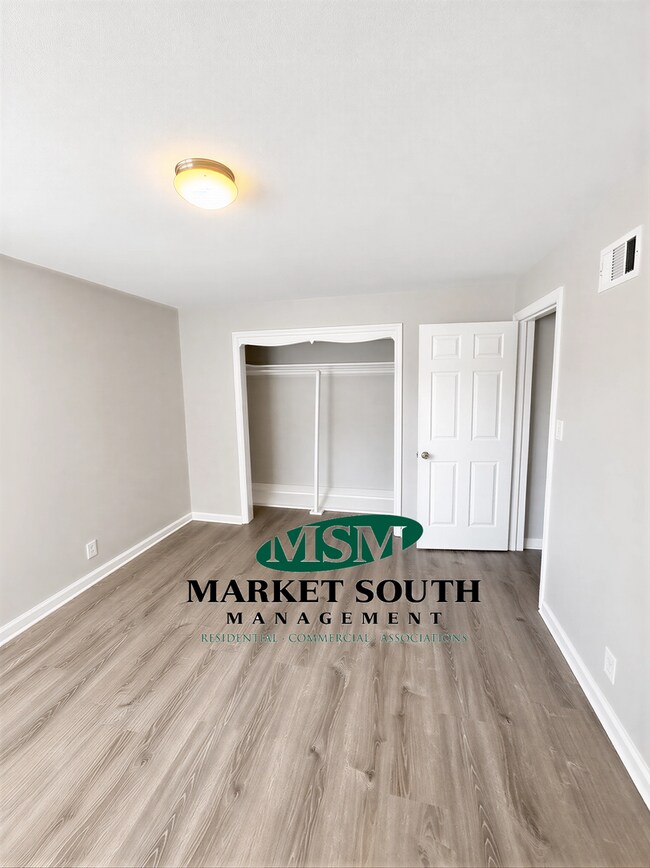 4 W 53rd St Unidad 4 W. 53rd Street #1
