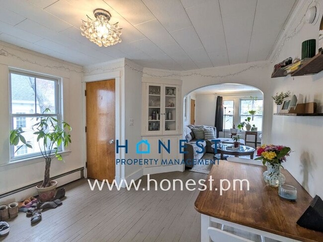 Building Photo - 20 Academy St Unit 1