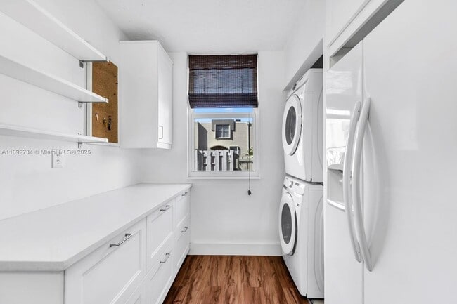 Building Photo - 1655 NE 115th St