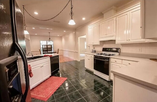 Photo - 2 Lake Laurie Dr