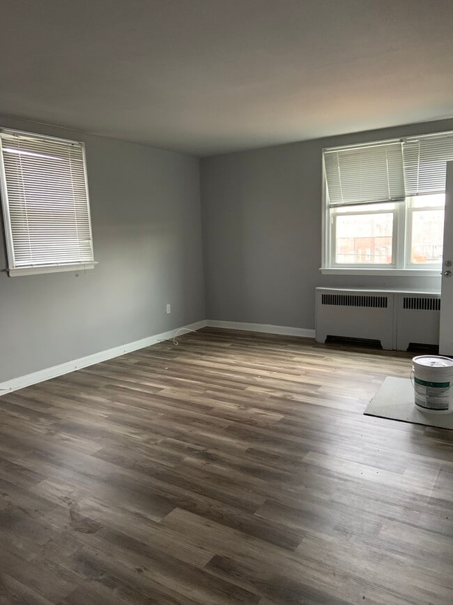 Building Photo - 2251 Longshore Ave Unit Longshore Ave. 2nd Fl. Rental