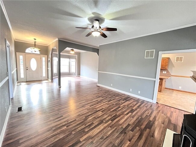 Photo - 95 Bassingham Dr