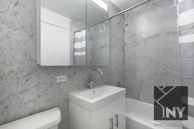 2 Maiden Ln Unit 3206