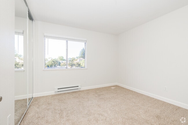 2BR, 2BA - 1,003SF bedroom