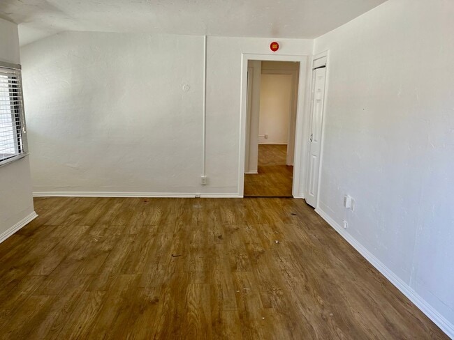 Photo - 3 Bedrooms 1 Bath Apt. in Kensington Unit 07