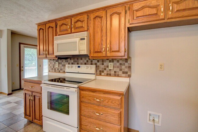 Photo - 3 Bedroom 2 Bathroom in Carden Meadows neighborhood!