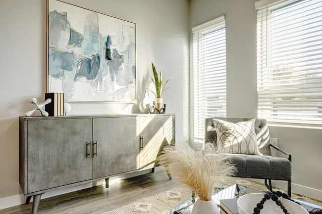 Photo - 7 at Seven Mile Creek