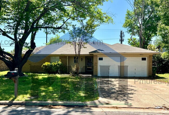 Building Photo - AVAILABLE NOW!!! Charming 3-bedroom, 2-bat... Rental