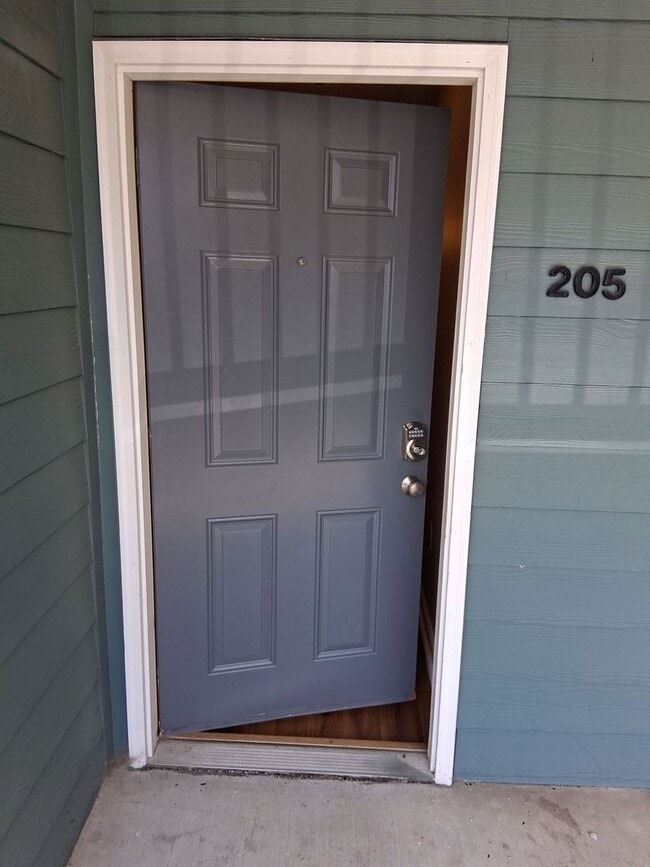 Photo - 2 Blocks from UT Law School - 3bd/2ba with TWO PARKING SPOTS Available for FALL 2026! Unit 205