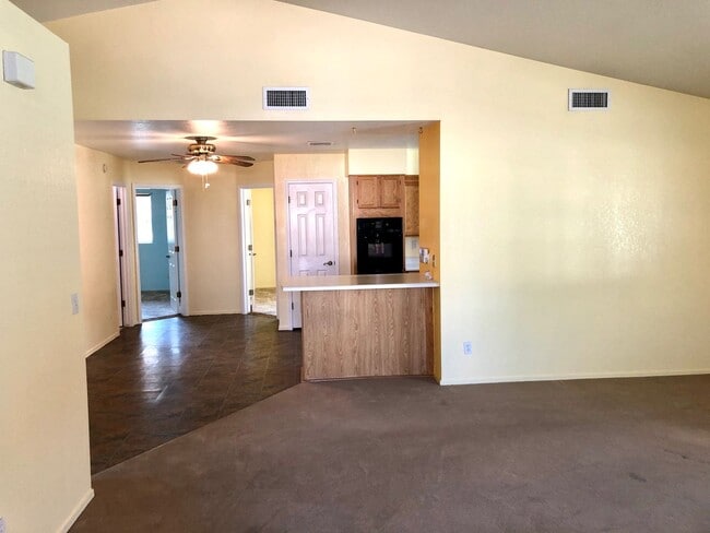 Photo - Great 3 Bedroom, 2 Bathroom Home in Quiet Neighborhood!