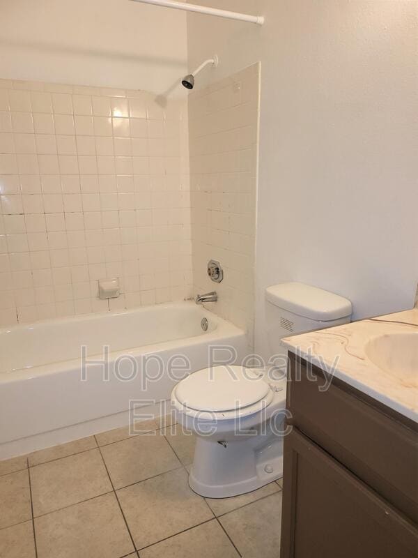 Photo - 2463 Astrozon Cir