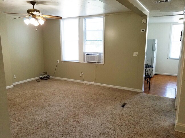 Photo - 983-995 National Rd