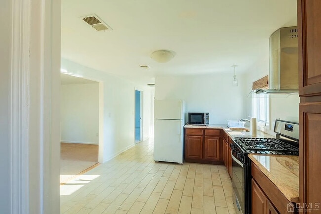 Photo - 95 Tunison Rd