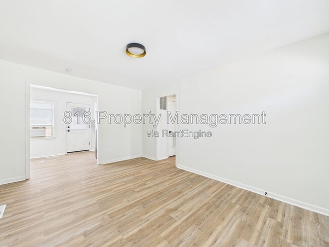 Photo - 5201 Alma St