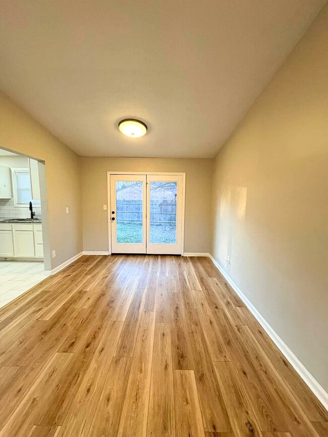 Photo - 8912 Maplecreek Drive