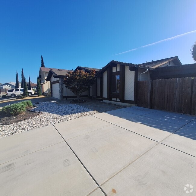 Building Photo - 741 Castlewood Ct Rental