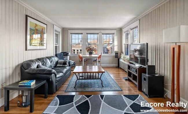 Building Photo - 88 Colborne Rd