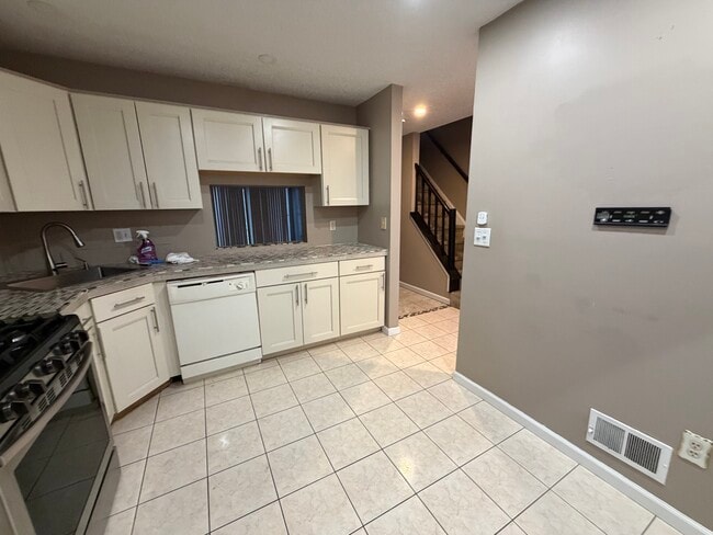 Photo - 161 Patriots Ct