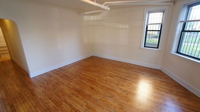 Photo - 2322 N Spaulding Ave Unit 2330-G