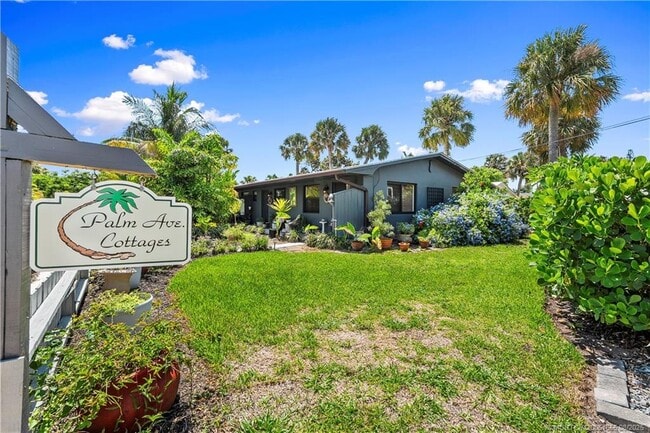 Building Photo - 2563 NE Palm Ave Unit 2563 Rental