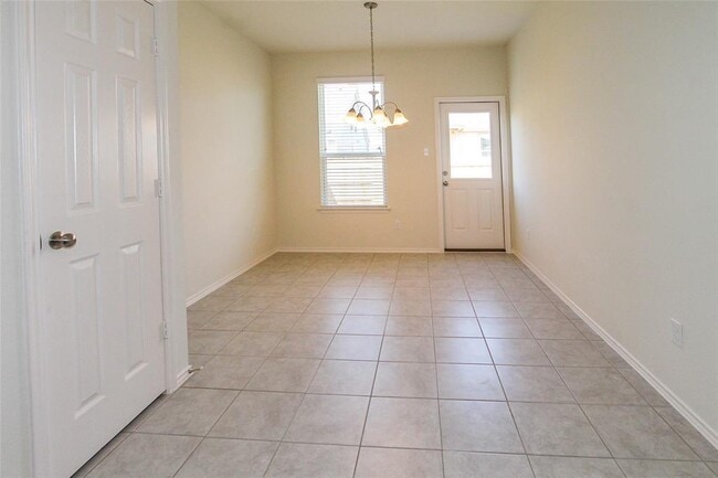 Photo - 259 Silktassel Way