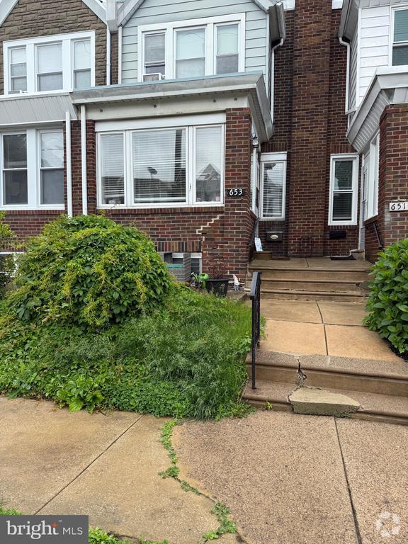 Building Photo - 653 Gerhard St Rental