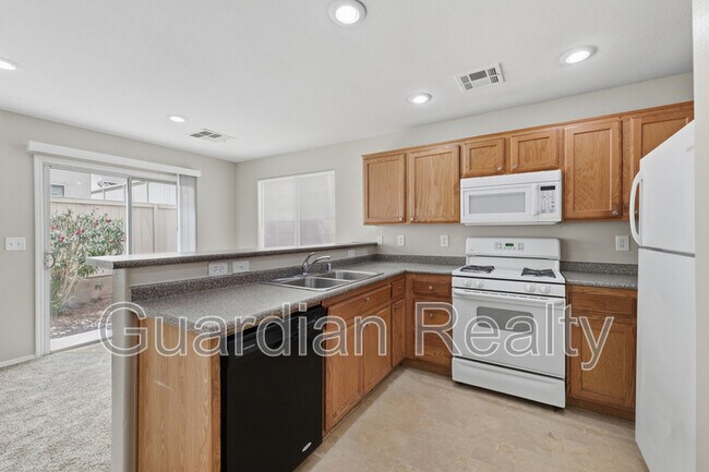 Photo - 8208 New Leaf Ave