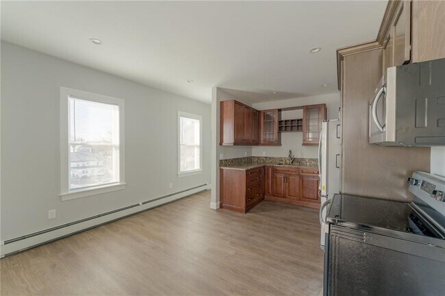 Photo - 59 Fairlawn Ave Apartment Unit 3