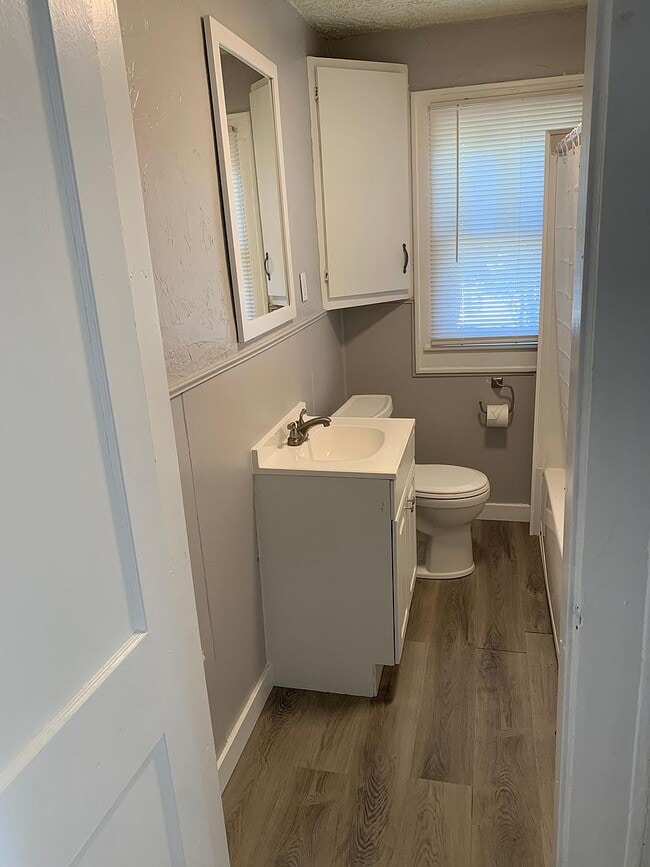 Photo - 813 N Bancroft St