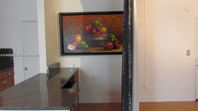 Photo - 7920 Harding Ave Unidad 9