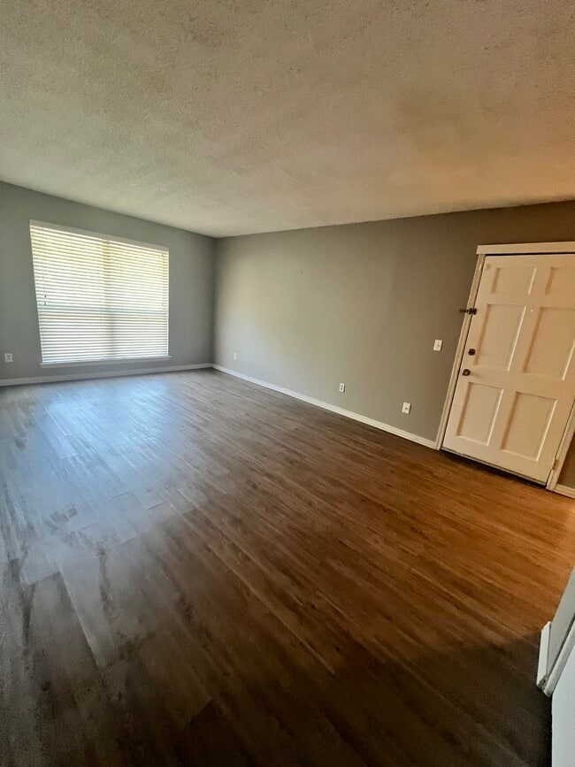 Photo - 825 Red Bird Ln Unit 825D