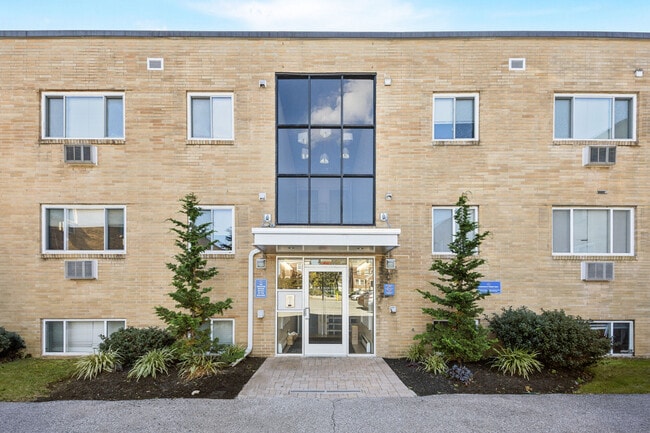 Leverington Court Apartments