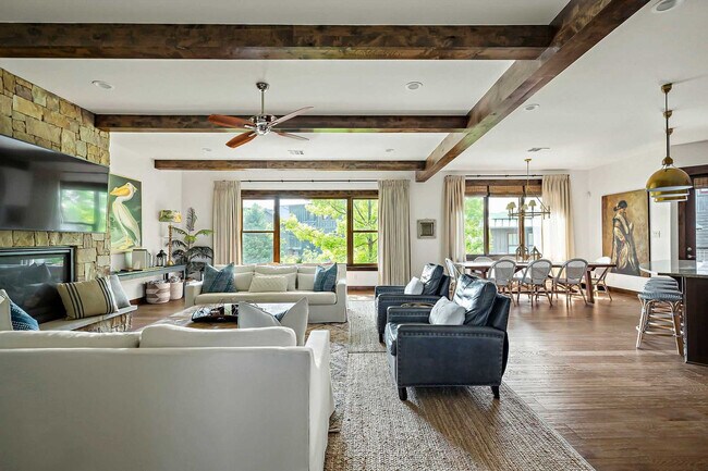 Building Photo - 2217 Sea Biscuit Cove Rental