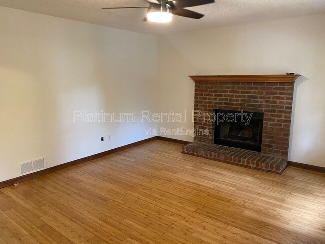 Photo - 4545 Bonneville Dr