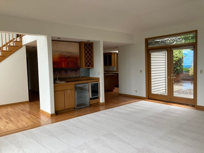Photo - 3bd/3.5ba in Summit Executive Neighborhood