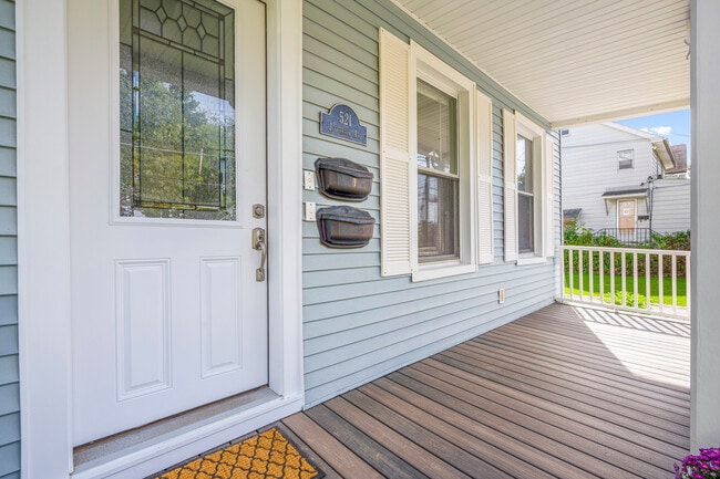 Photo - 521 Jefferson Ave