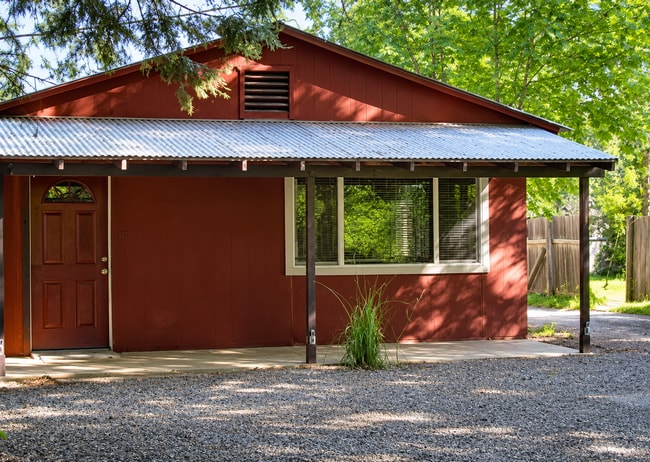 Building Photo - Charming Foresthill Cottage