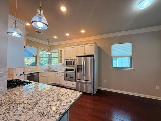 Photo - 2021 Simond Ave Unit D